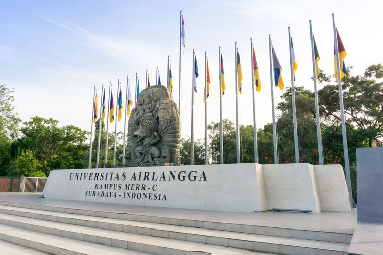 Universitas terbaik di Surabaya